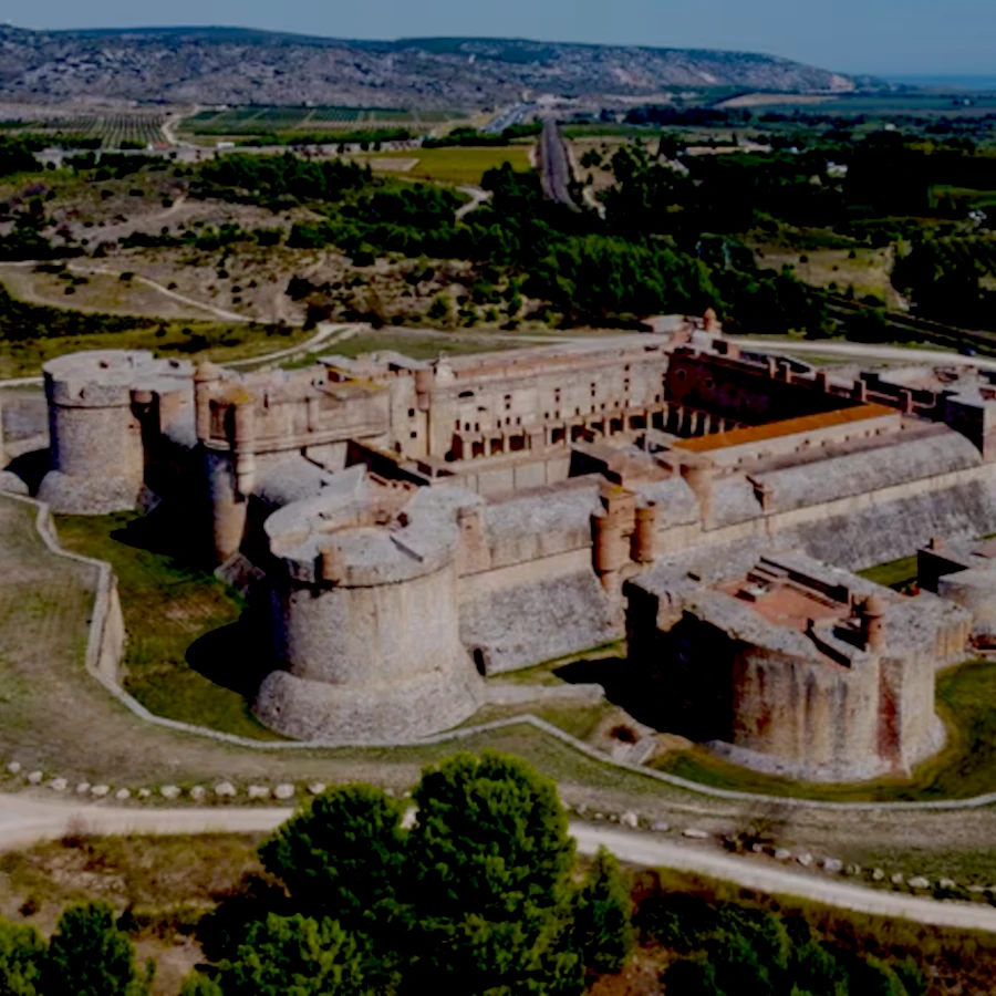 La FORTERESSE des VIGNES